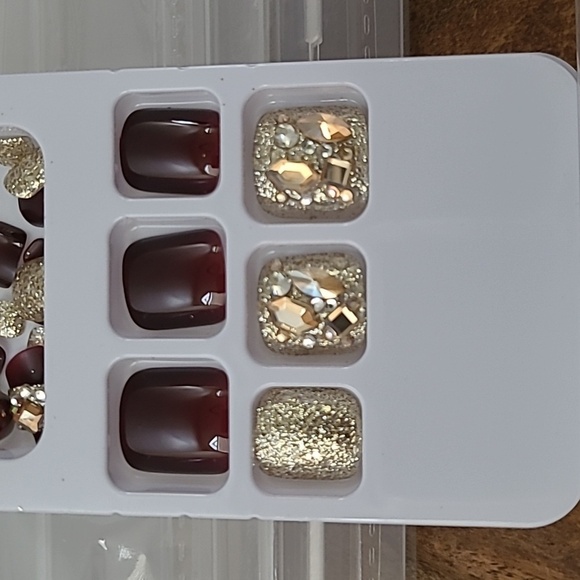 2/$16 3D Rhinestone & Glitter Press on Toenails - Picture 12 of 12